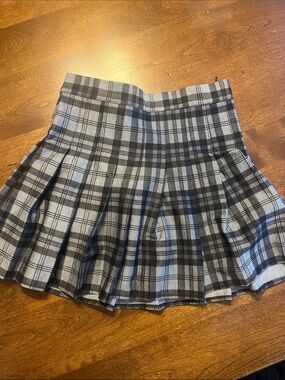 Grey and black pleated skirt